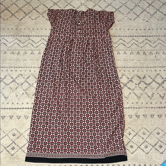 Source Unknown Dresses & Skirts - No size Tags Elegant Black and Red Patterned Dress